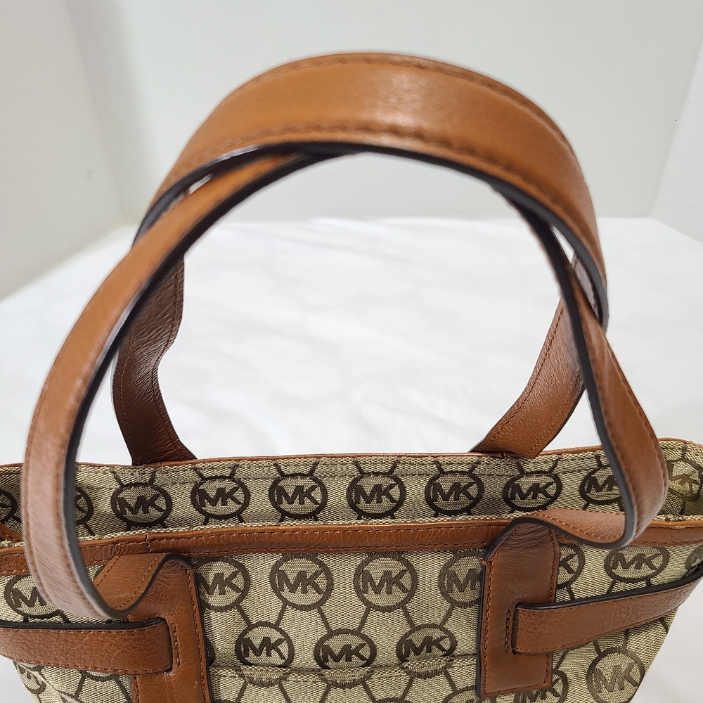 Michael Kors Canvas Monogram with‎ Leather Trim Tote - Picture 4 of 10